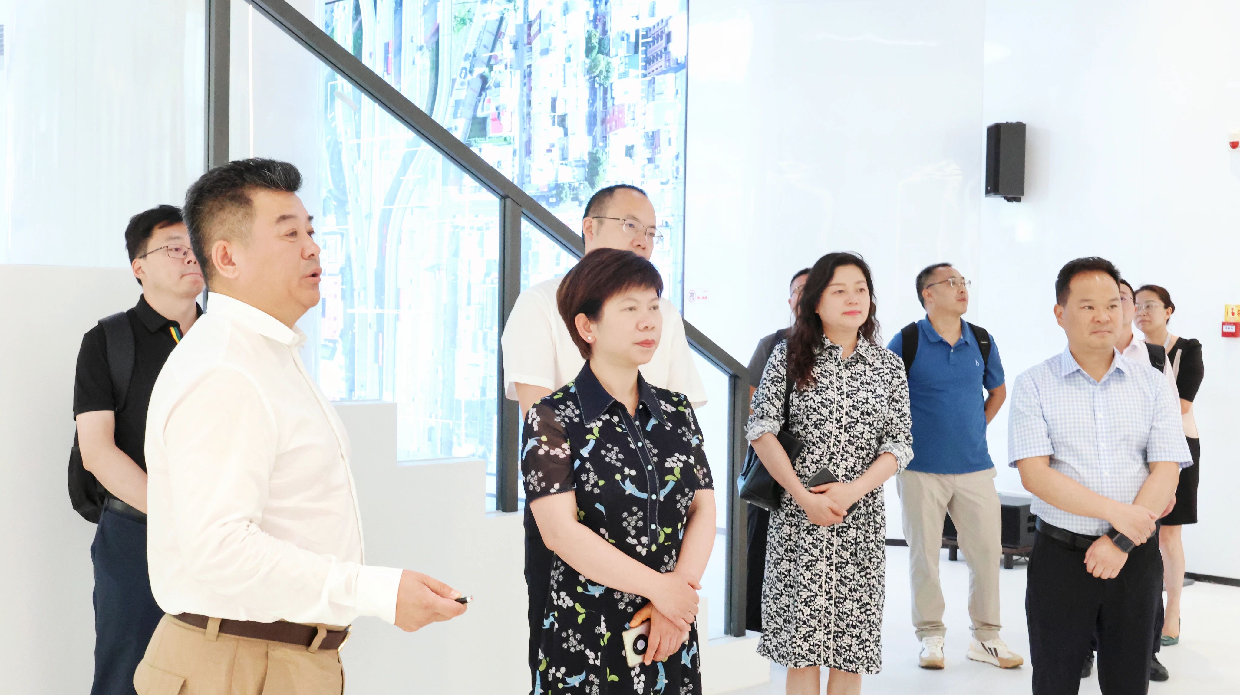 爱游戏平台-爱游戏（中国）一站式服务平台与成都市郫都区达成战略合作 推动成都影视城建设