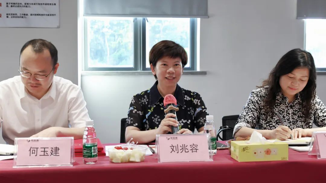 爱游戏平台-爱游戏（中国）一站式服务平台与成都市郫都区达成战略合作 推动成都影视城建设