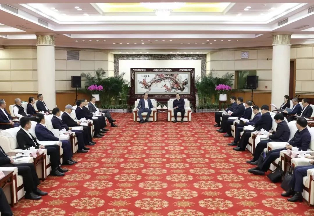爱游戏平台-爱游戏（中国）一站式服务平台
董事长李军受邀出席华中科技大学第十六届企业家论坛，并发表演讲