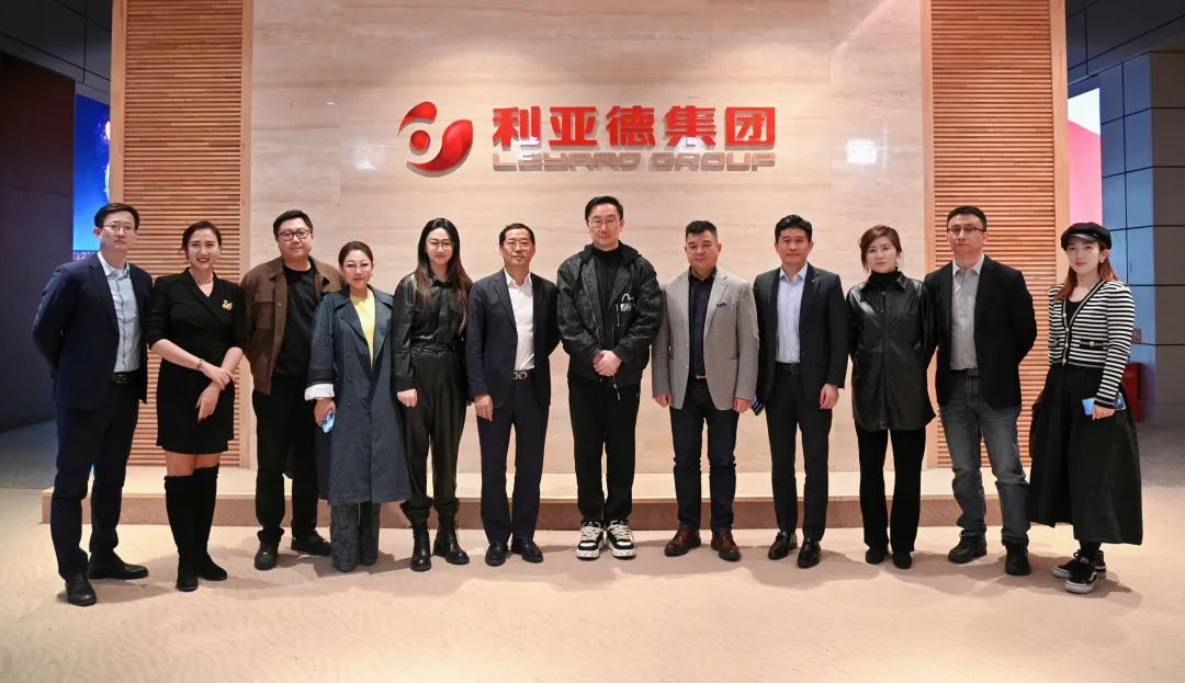 陆川导演到访爱游戏平台-爱游戏（中国）一站式服务平台，解锁文化+科技融合新路径