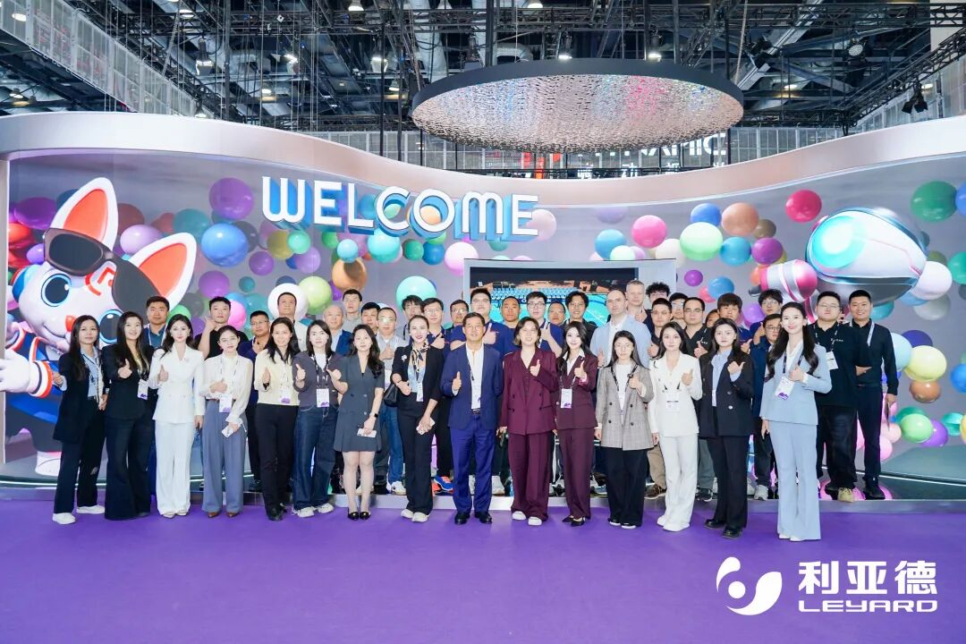 爱游戏平台-爱游戏（中国）一站式服务平台亮相Infocomm China，以HiMicro与全场景AI重构视听新生态